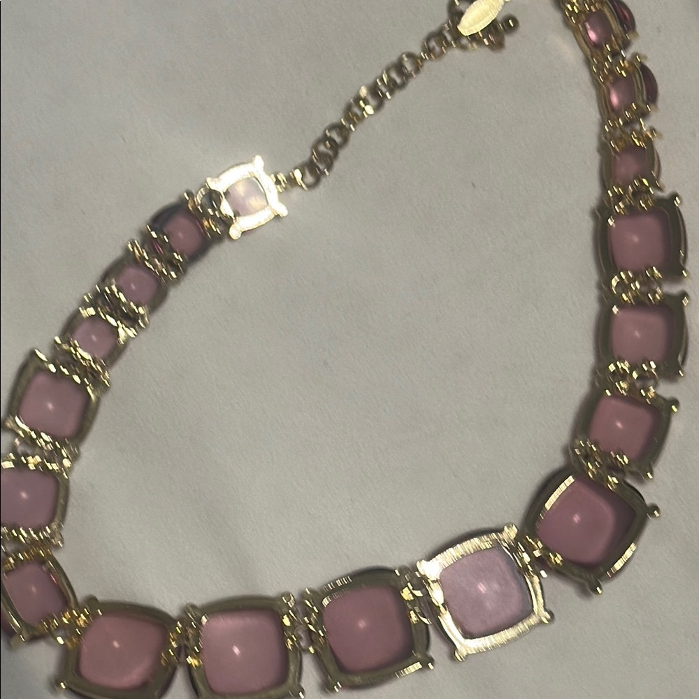 Elegant Pink and Gold Necklace with Iridescent Beads - Picture 3 of 3